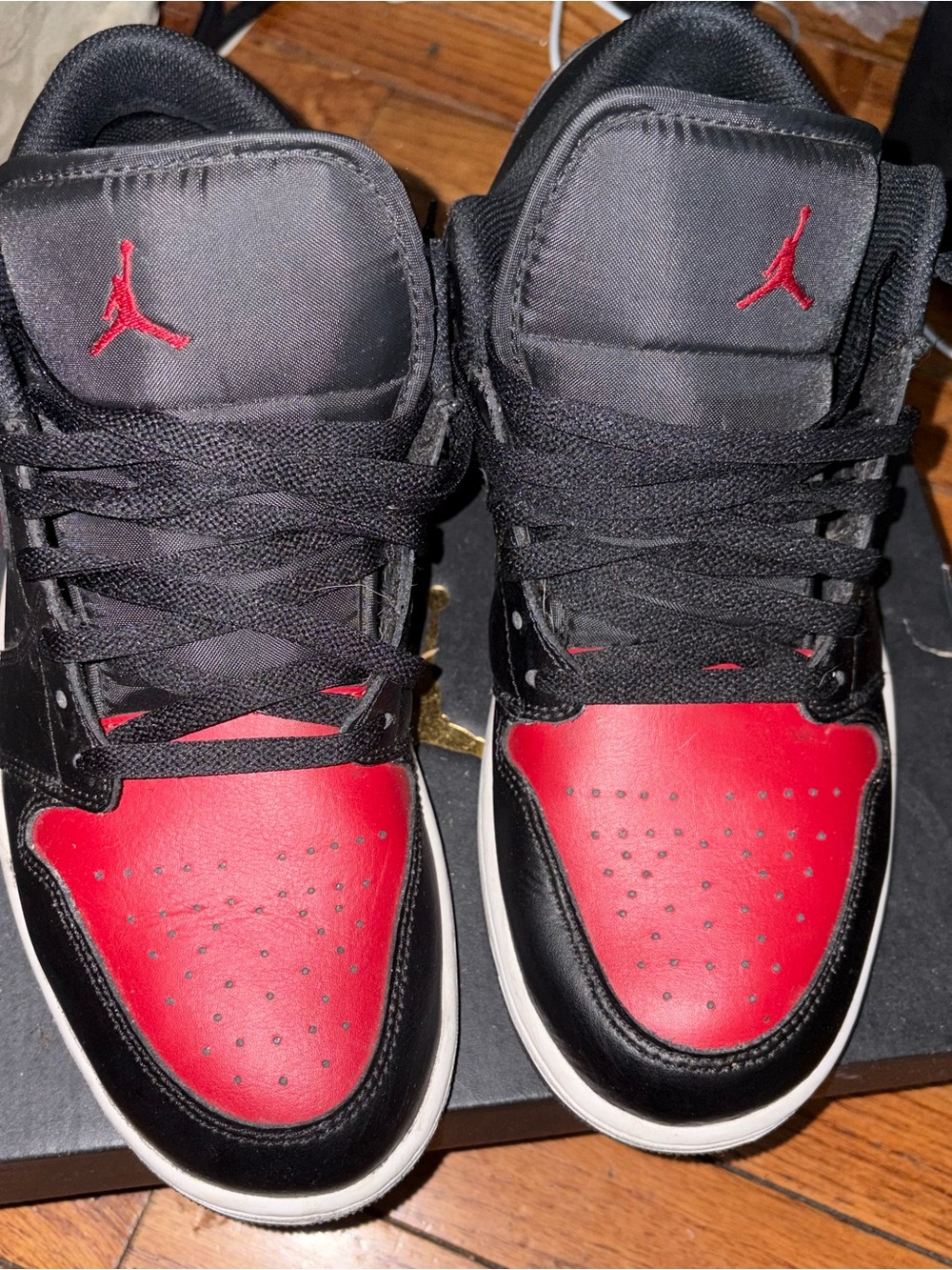 Jordan Men's Black and Red Low-Top Sneakers